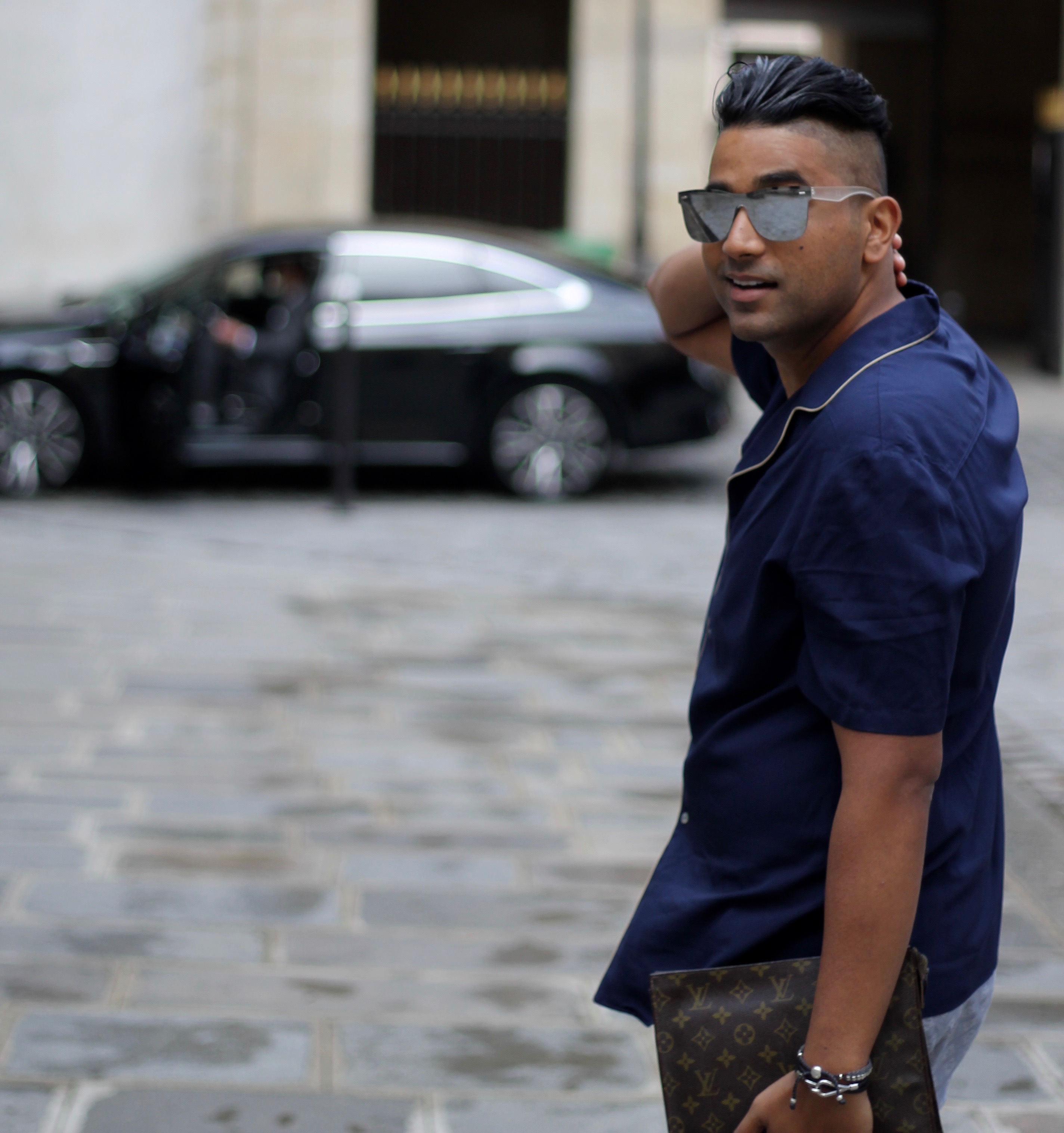 ENDOXIST - Menswear Blogger - Paris Fashion Week - LOUIS VUITTON - Pyjama Trend - Street Style