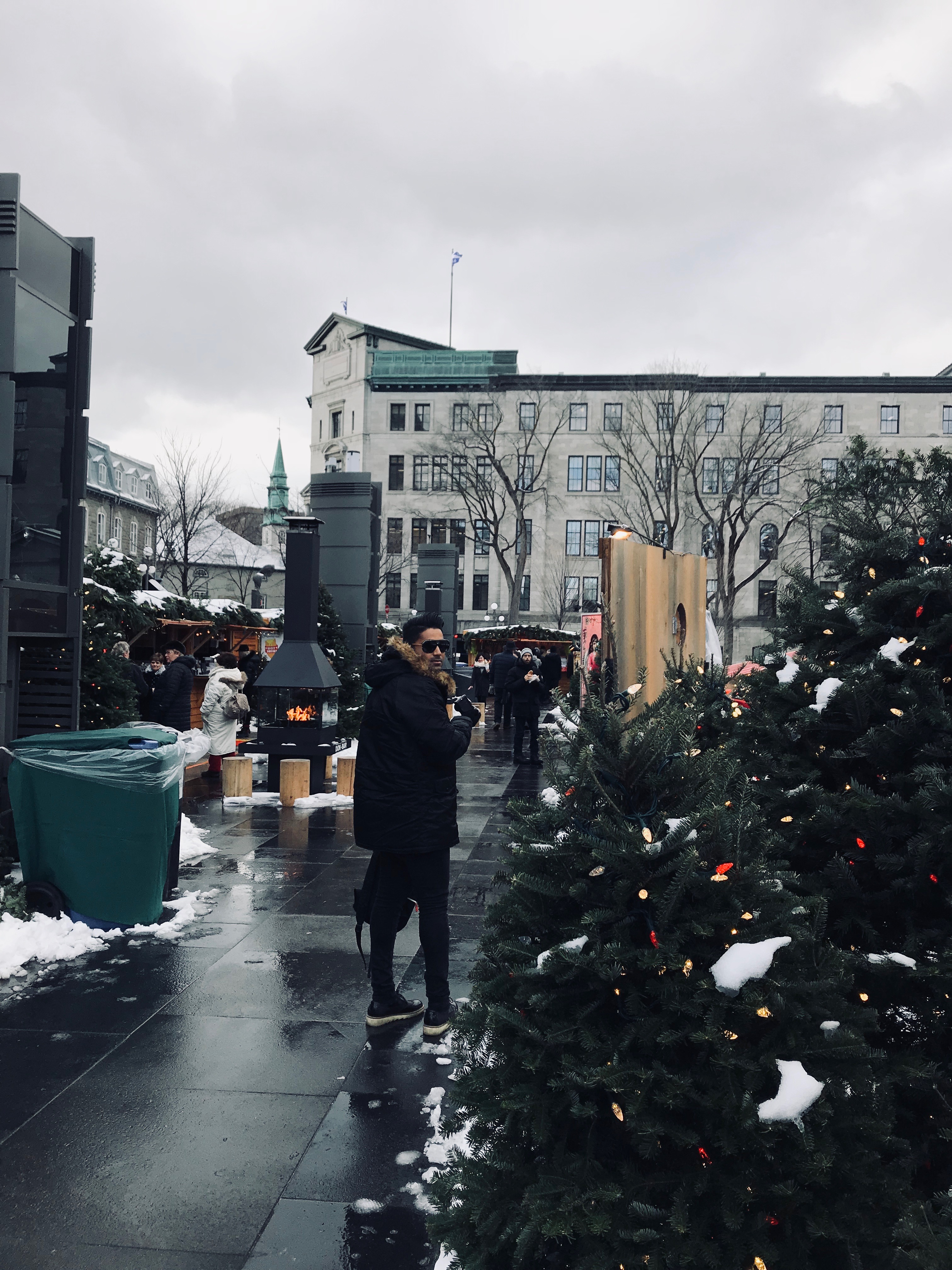 ENDOXIST | Menswear Blogger | Quebec Road Trip | Quebec City German Christmas Market | Lincoln Continental