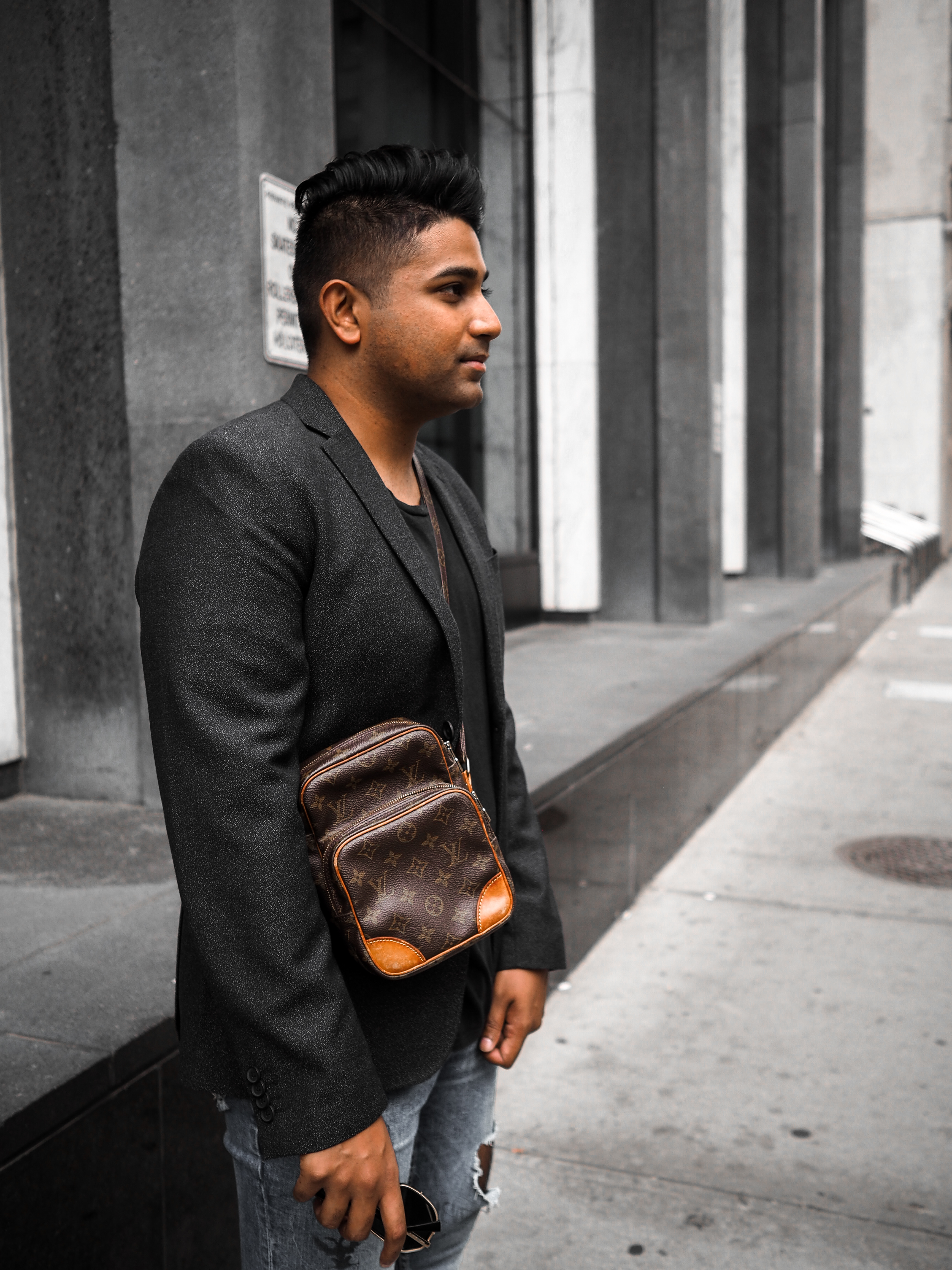 ENDOXIST | Louis Vuitton Messenger | Toronto Street Style | Problem With Canadians | Sneakers + Blazers