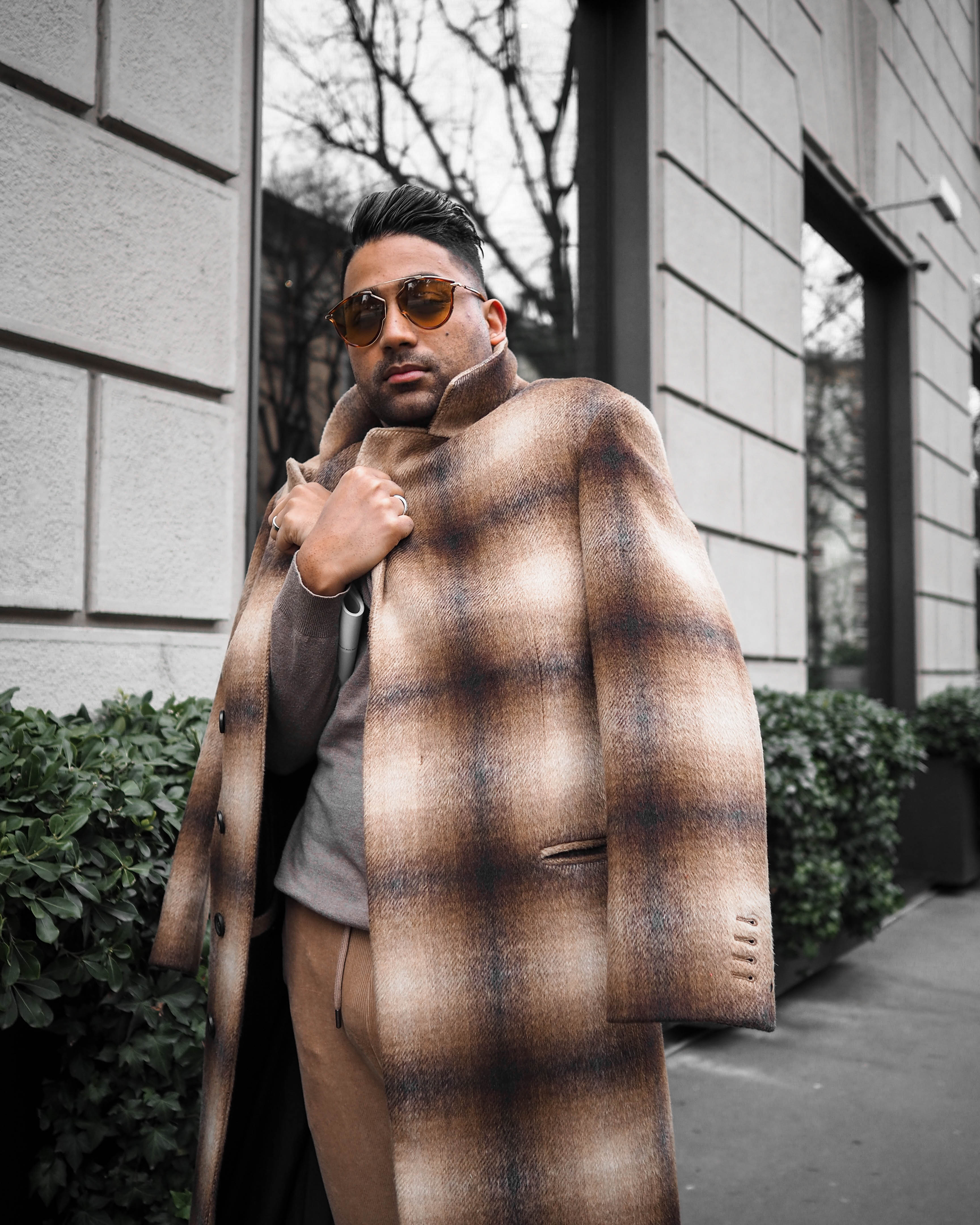 ENDOXIST | Milan Street Style | Mens Fashion | MFW | Another Season of Milan Fashion Week | Brown Coat