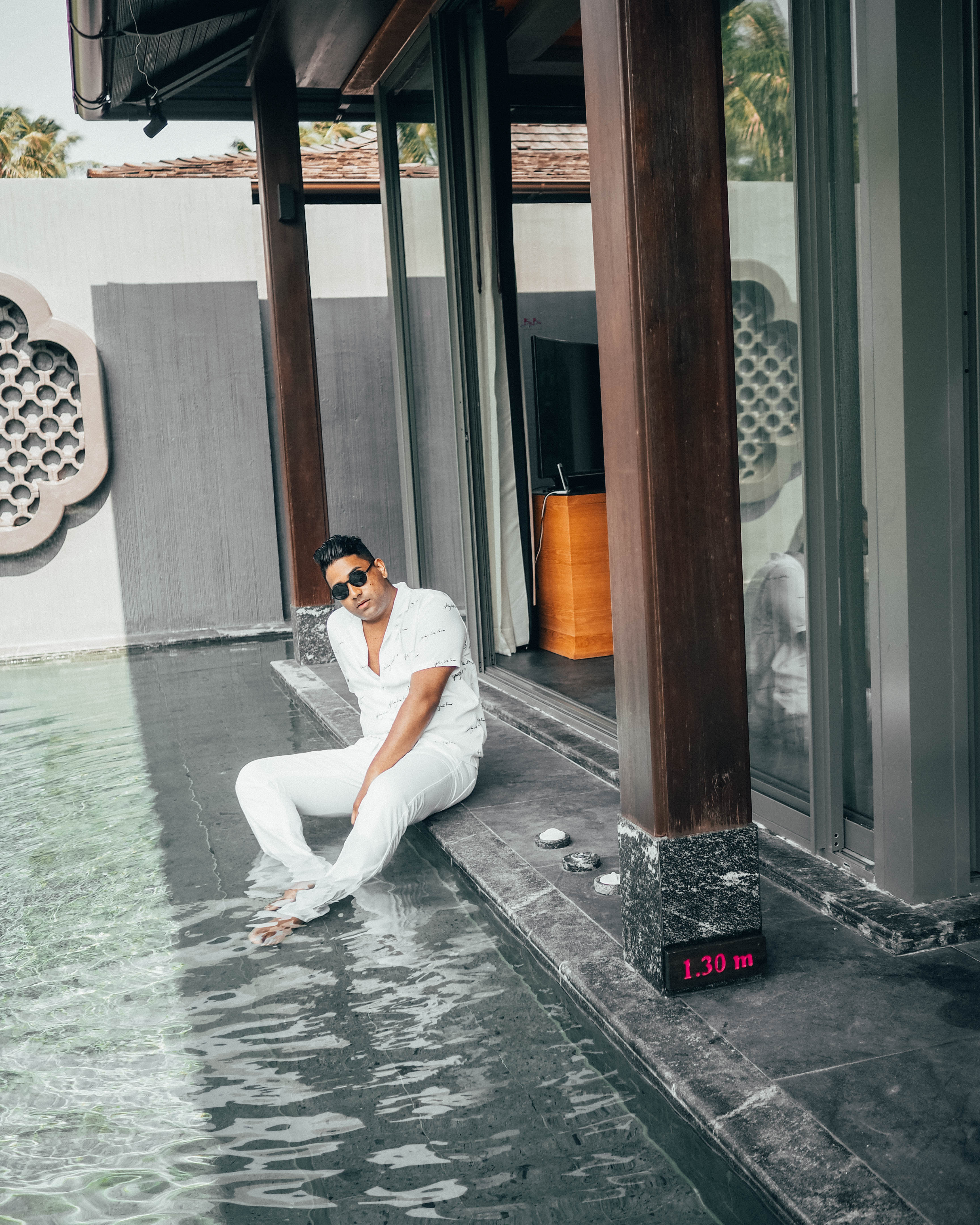 ENDOXIST | Menswear Blogger | Luxury Hotels in Thailand | Baba Beach Club Phuket | Instagram-Comparison World | All-White Outfit