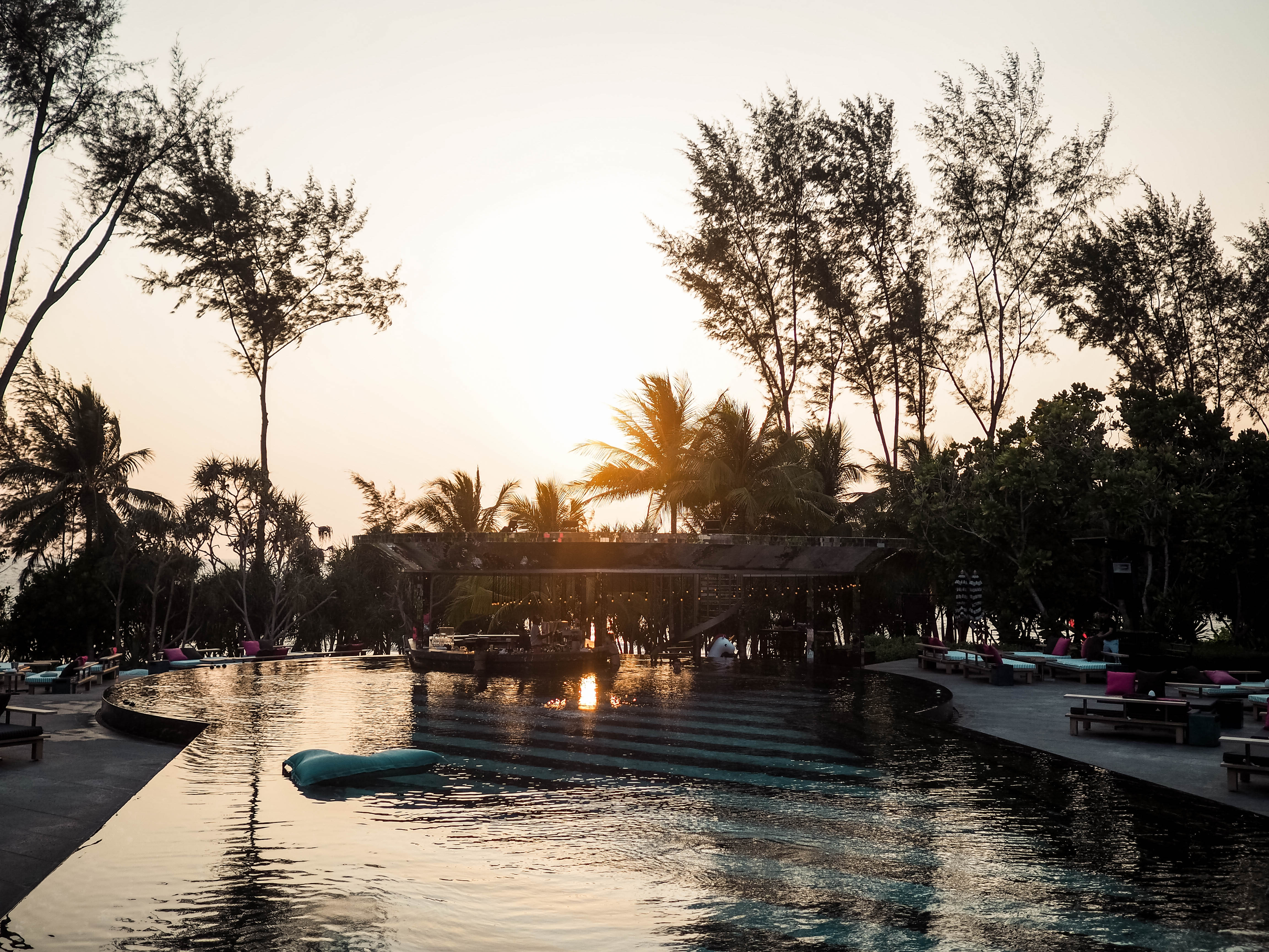 ENDOXIST | World Luxury Hotels | Thailand Hotels | Baba Beach Club | Phuket Hotels | Luxury Beach Club Hotel | Thai Sunset
