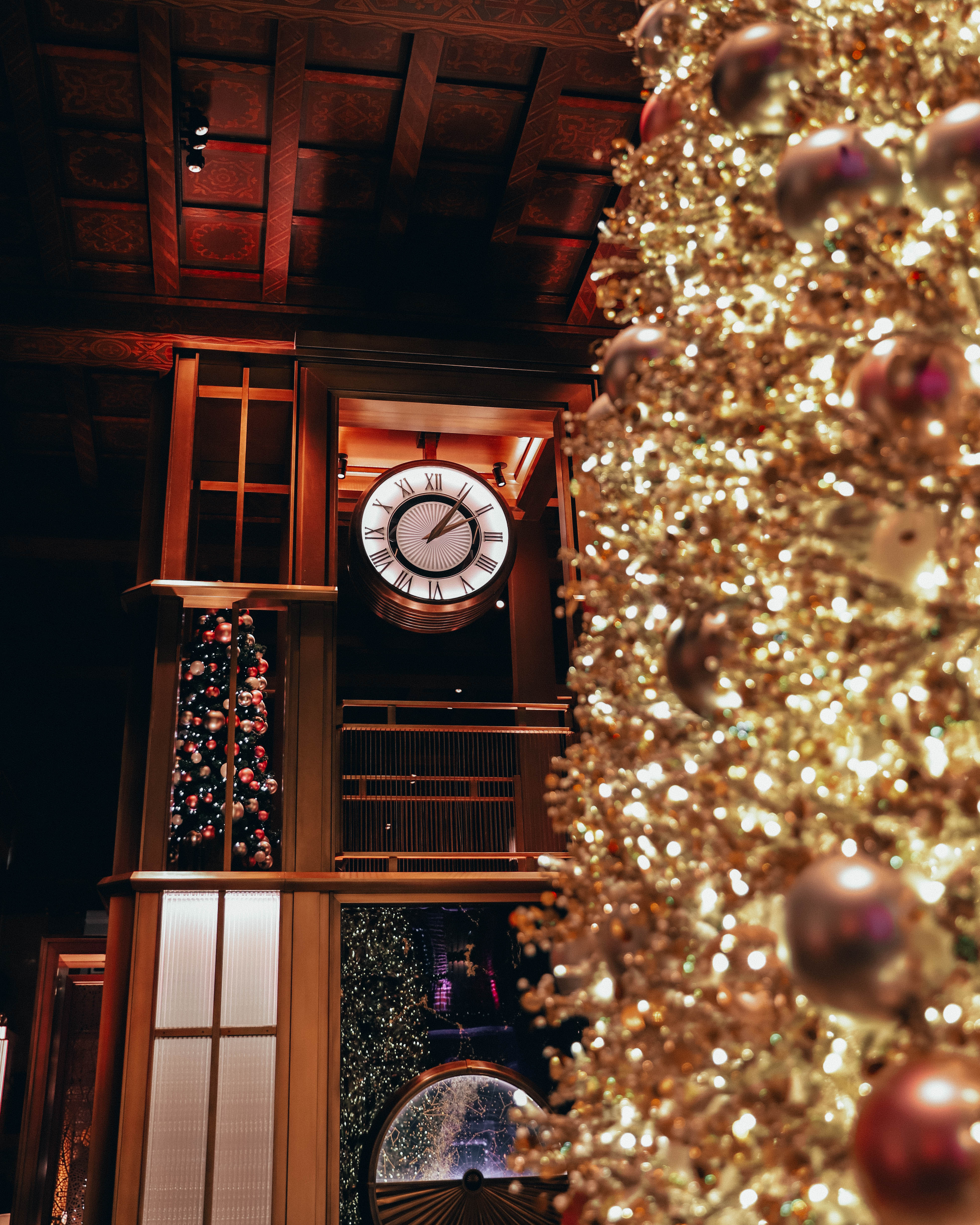 ENDOXIST | World Luxury Hotels | Fairmont Hotels | Fairmont Royal York | Five Star Hotels | Iconic Toronto Hotel Festive | Christmas Tree